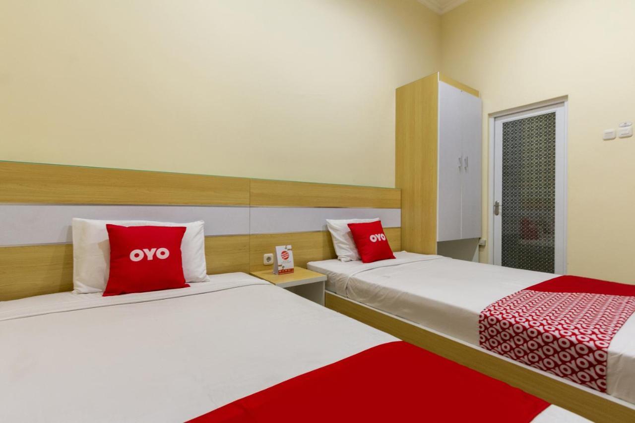 Hotel Vaccinated Staff - Oyo 3763 Oq Syariah Malang