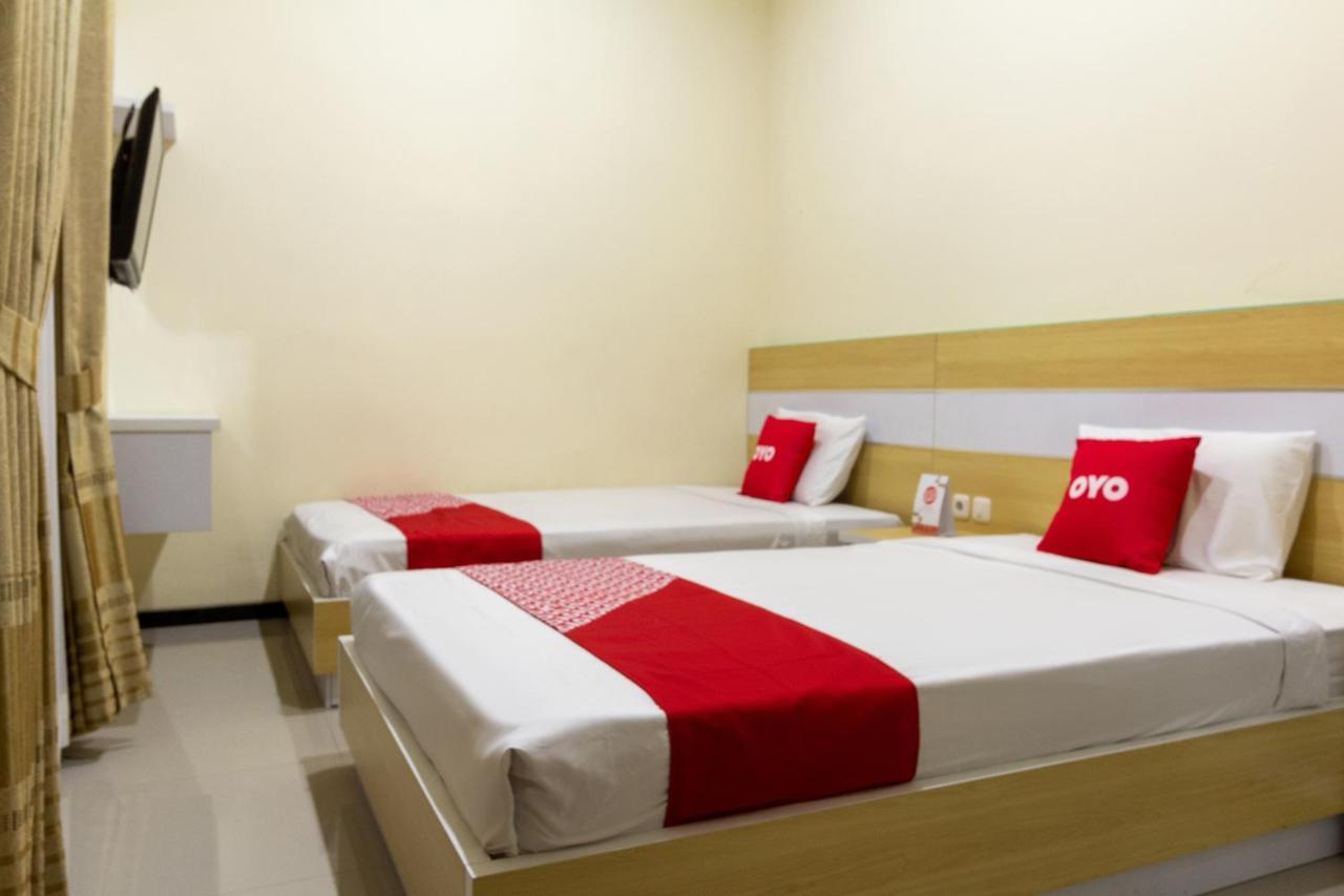 Hotel Vaccinated Staff - Oyo 3763 Oq Syariah Malang