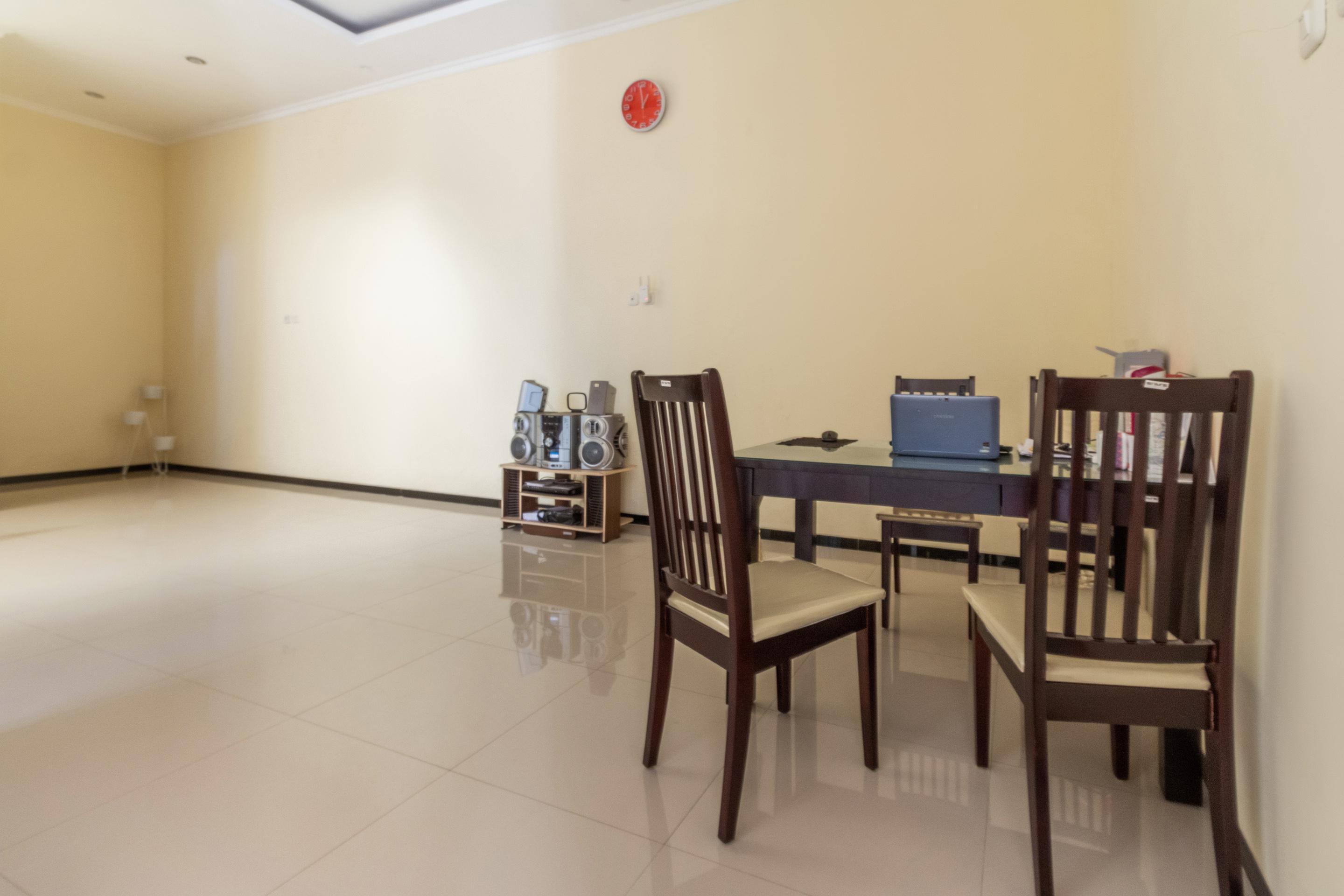 Hotel Vaccinated Staff - Oyo 3763 Oq Syariah